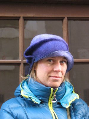 cappello-viola.jpg